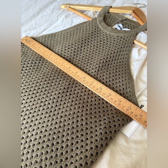 DKNY NWT green sleeveless knit tank crochet size medium - Picture 8 of 9